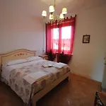 Liliana, Exclusive * Monte Rinaldo
