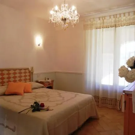 Liliana, Exclusive *