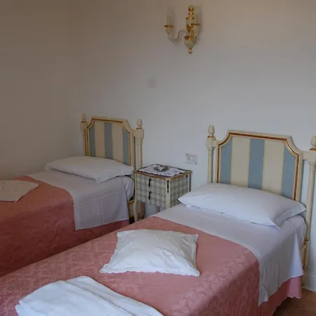 Villa Liliana, Exclusive Monte Rinaldo