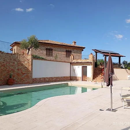 Liliana, Exclusive *