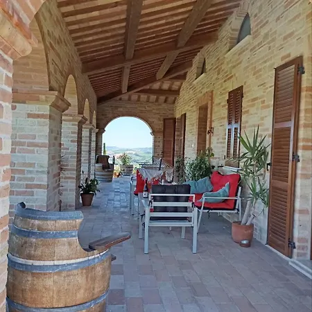 Liliana, Exclusive *