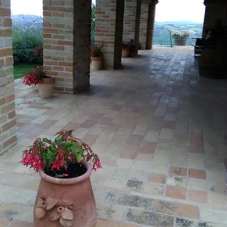 Liliana, Exclusive * Monte Rinaldo