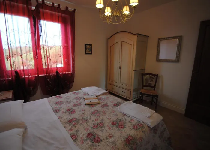 Villa Liliana, Exclusive