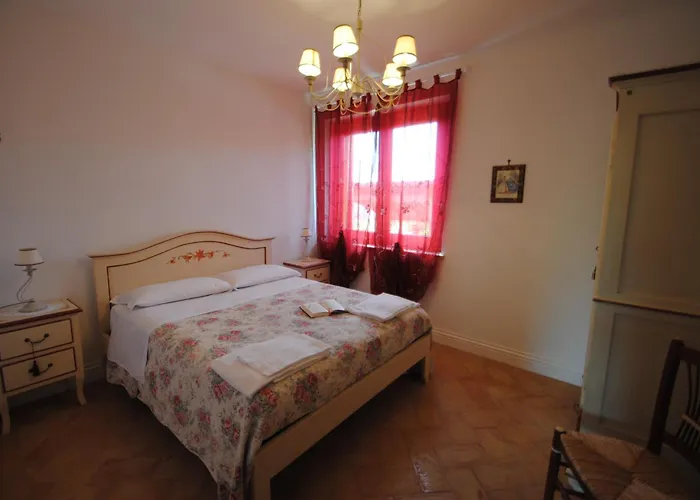 Liliana, Exclusive * Monte Rinaldo