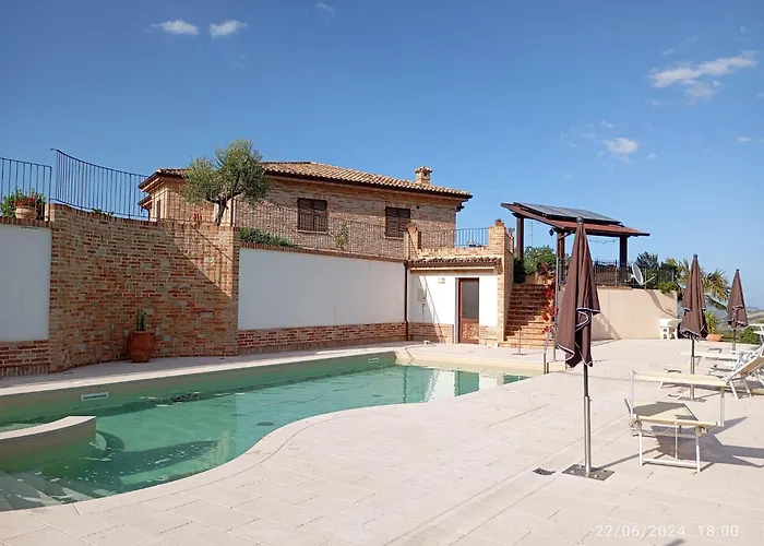 Liliana, Exclusive *