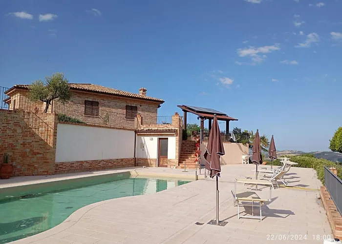 Liliana, Exclusive Monte Rinaldo