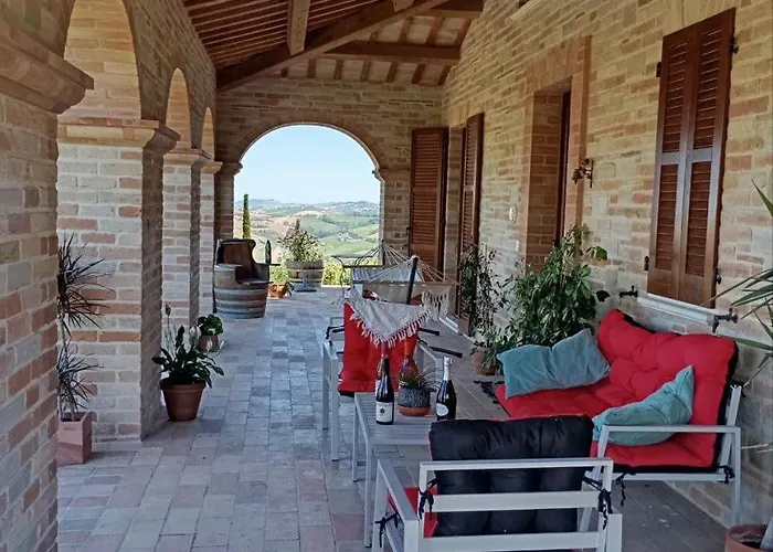 Liliana, Exclusive * Monte Rinaldo